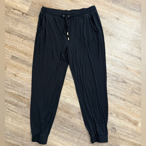 Banana Republic • Black Joggers - Picture 1 of 8